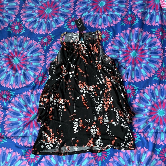 SLEEVELESS SHIRT